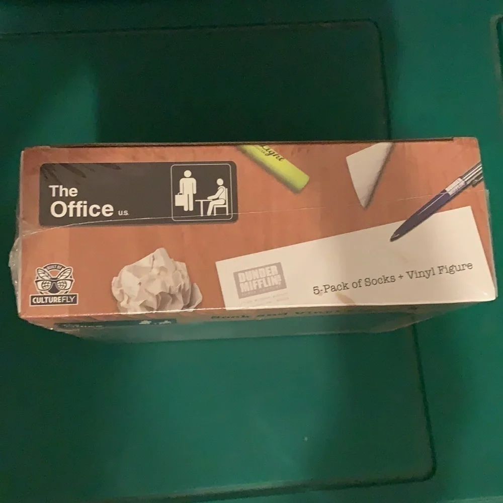 The Office set of five packs of socks and vinyl figure